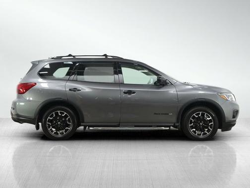 2020 Nissan Pathfinder SL