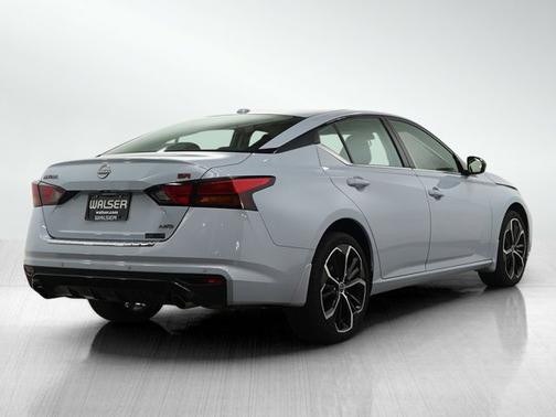 Gray Sky Pearl 2023 Nissan Altima 2.5 SR