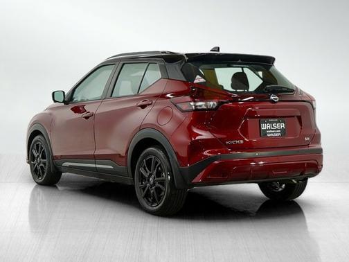 2022 Nissan Kicks SR