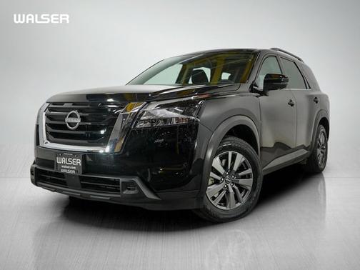 2023 Nissan Pathfinder SV