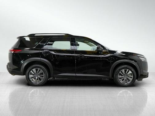 2023 Nissan Pathfinder SV