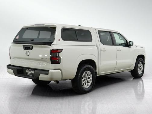 Glacier White 2024 Nissan Frontier SV