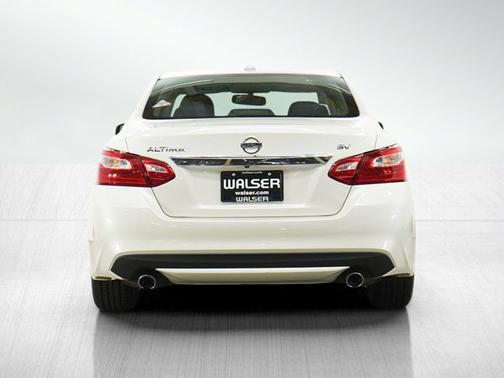 Pearl White 2016 Nissan Altima 2.5 SV