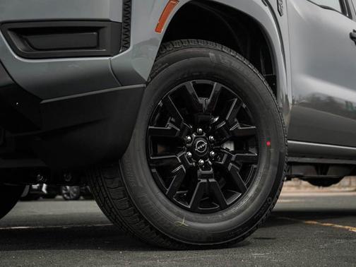 Boulder Gray Pearl 2026 Nissan Frontier SV