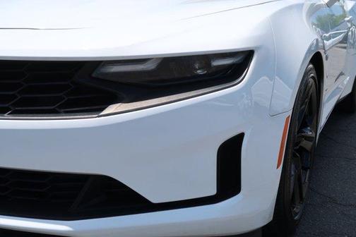 Summit White 2022 Chevrolet Camaro 2LT