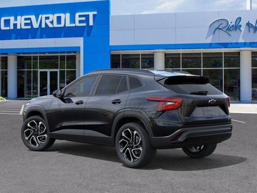 Mosaic Black Metallic 2026 Chevrolet Trax 2RS