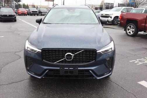 2025 Volvo XC60 B5 Plus