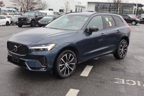 2025 Volvo XC60 B5 Plus