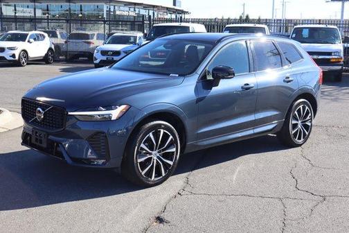 2025 Volvo XC60 B5 Plus