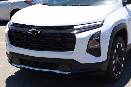 Polar White 2026 Chevrolet Equinox RS