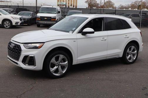 2022 Audi Q5 45 S line Premium Plus