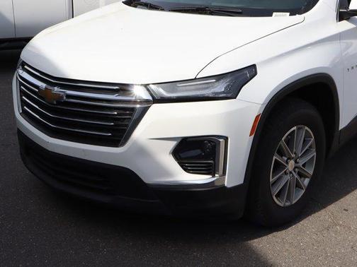 Summit White 2023 Chevrolet Traverse LT Cloth