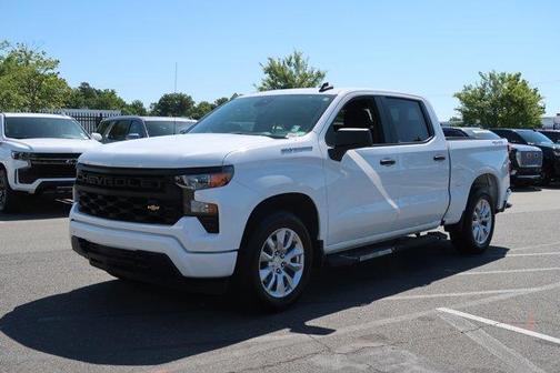 Summit White 2024 Chevrolet Silverado 1500 Custom
