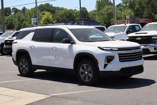 Summit White 2026 Chevrolet Traverse LT