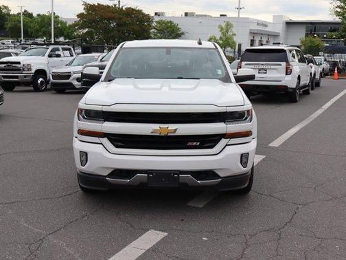 Summit White 2018 Chevrolet Silverado 1500 LT