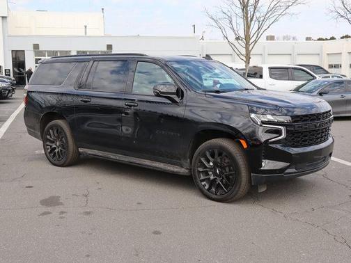 2023 Chevrolet Suburban RST