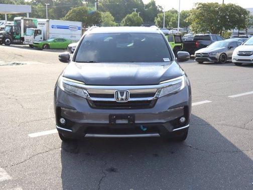 Modern Steel Metallic 2019 Honda Pilot Touring 7-Passenger