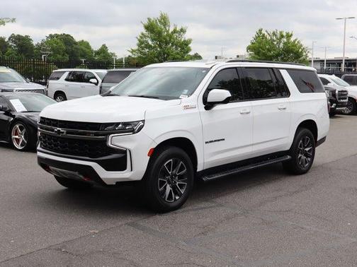 Summit White 2021 Chevrolet Suburban Z71