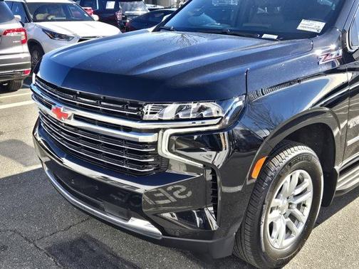2023 Chevrolet Suburban LT