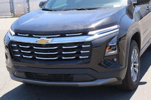 Mosaic Black Metallic 2026 Chevrolet Equinox LT