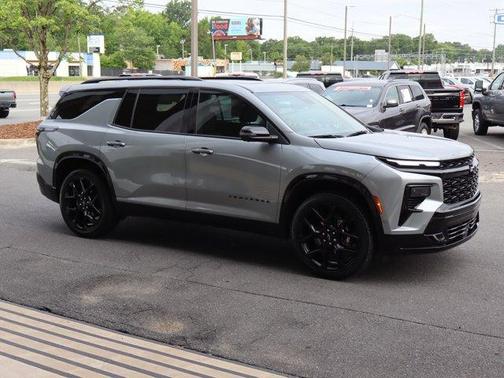 Sterling Gray Metallic 2025 Chevrolet Traverse RS