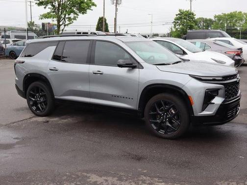 Sterling Gray Metallic 2025 Chevrolet Traverse RS