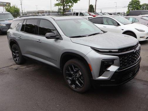 Sterling Gray Metallic 2025 Chevrolet Traverse RS