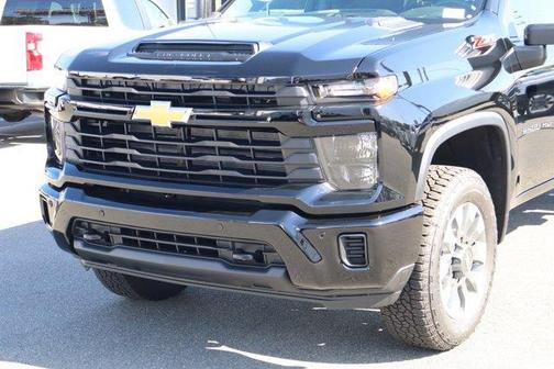 2026 Chevrolet Silverado 2500 Custom