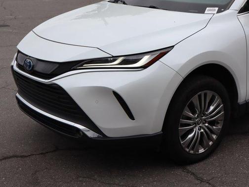 Wind Chill Pearl 2023 Toyota Venza XLE