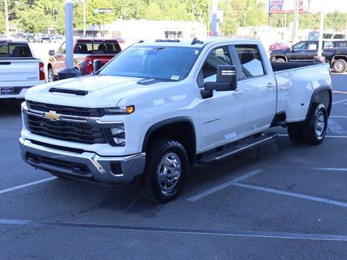 Summit White 2024 Chevrolet Silverado 3500 LT