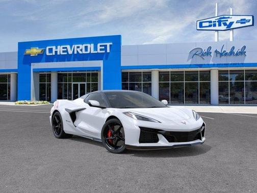 Arctic White 2027 Chevrolet Corvette Grand Sport