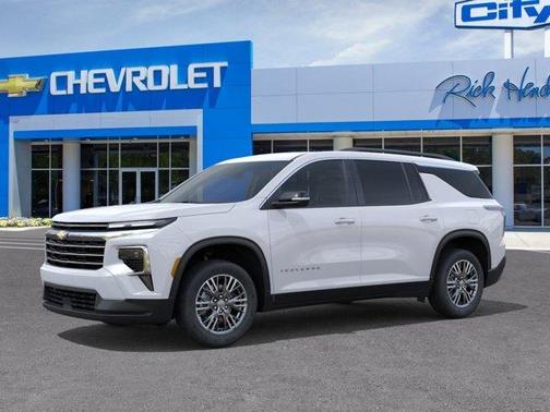 Summit White 2026 Chevrolet Traverse LT