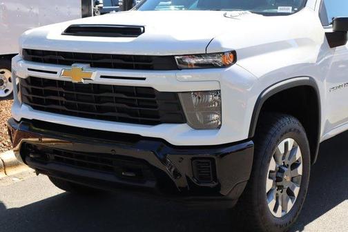 2026 Chevrolet Silverado 2500 Custom