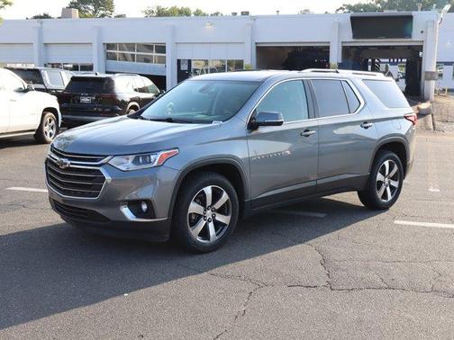 Satin Steel Metallic 2018 Chevrolet Traverse LT Leather