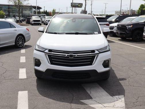 Summit White 2022 Chevrolet Traverse LT Cloth