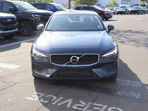 2020 Volvo S60 T6 Momentum