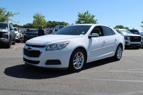 Summit White 2015 Chevrolet Malibu 1LT