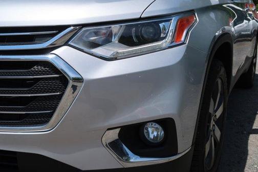Silver Ice Metallic 2019 Chevrolet Traverse LT Leather