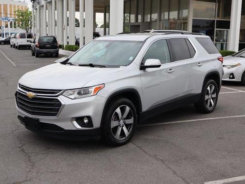 Silver Ice Metallic 2019 Chevrolet Traverse LT Leather