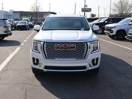 White Frost Tri-Coat 2023 GMC Yukon Denali