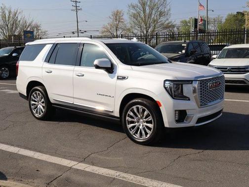White Frost Tri-Coat 2023 GMC Yukon Denali