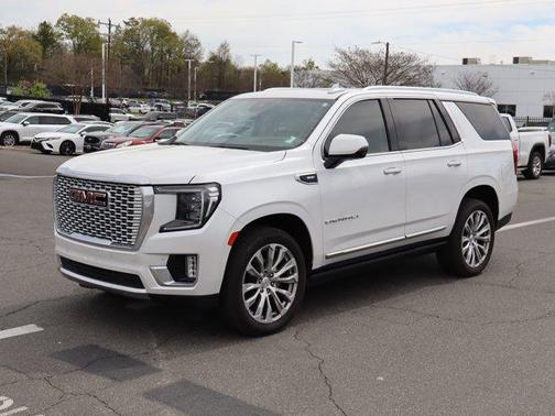 White Frost Tri-Coat 2023 GMC Yukon Denali