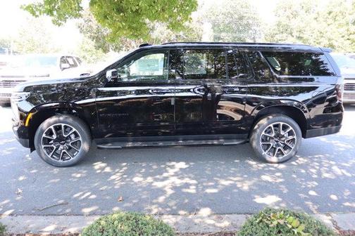 2025 Chevrolet Suburban RST