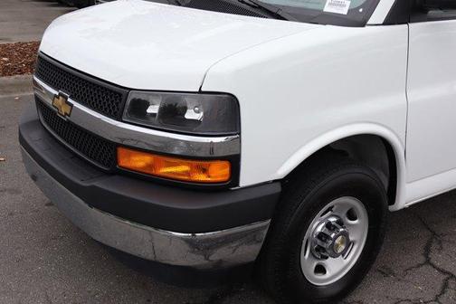 2024 Chevrolet Express 3500 LT