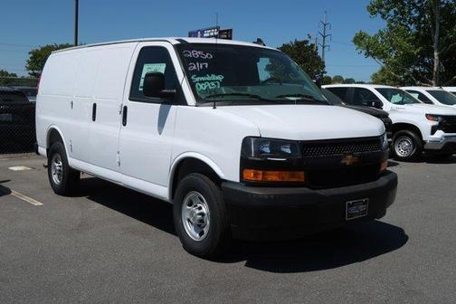 Summit White 2026 Chevrolet Express 2500 Work Van