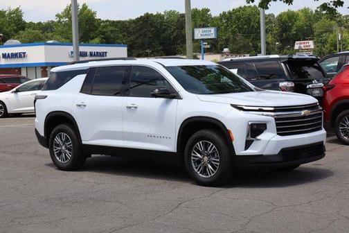 Polar White 2026 Chevrolet Traverse LT