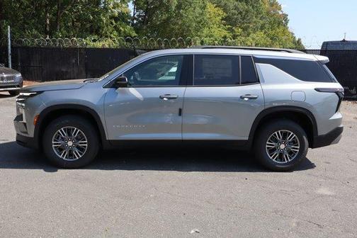Sterling Gray Metallic 2026 Chevrolet Traverse LT