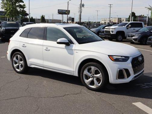 Ibis White 2022 Audi Q5 45 S line Premium Plus