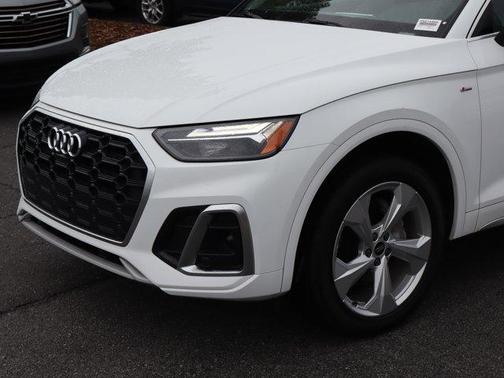 Ibis White 2022 Audi Q5 45 S line Premium Plus