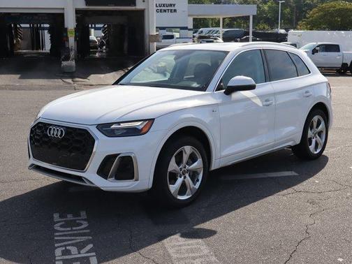Ibis White 2022 Audi Q5 45 S line Premium Plus